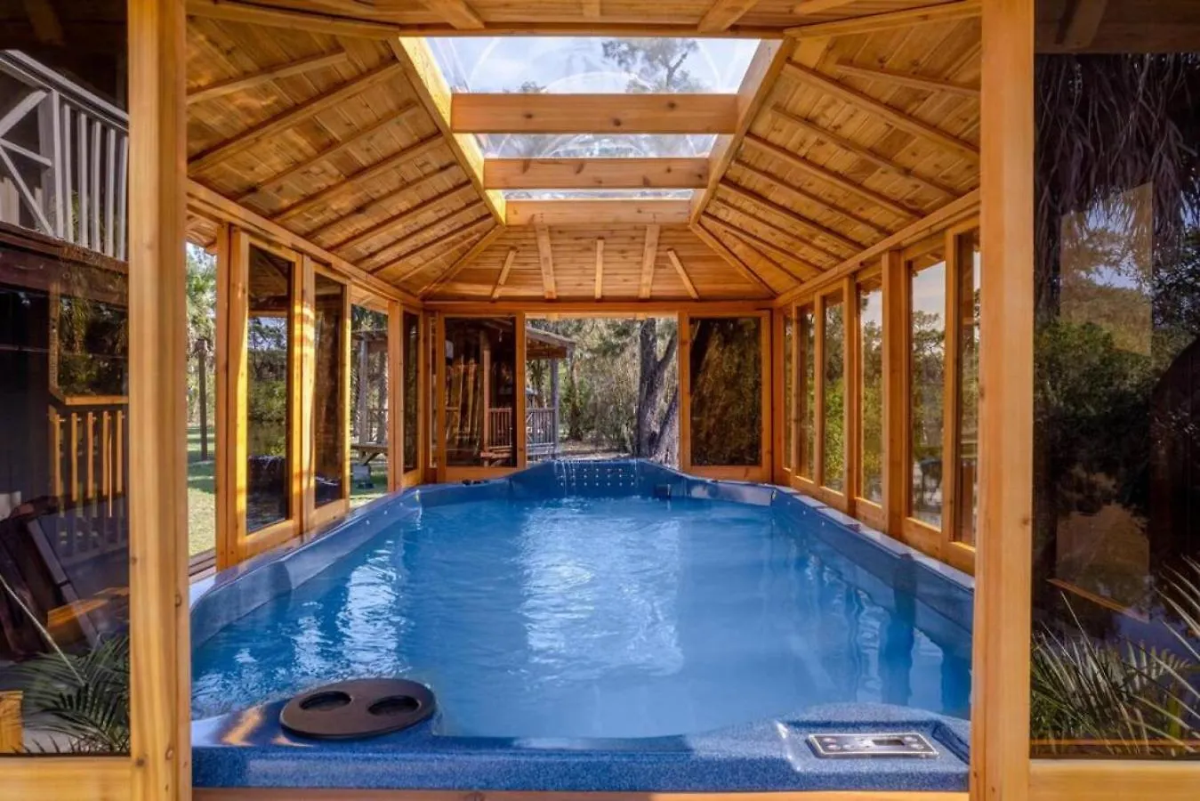 Villa #1 Largest Tampa Private Compound 13Br Sleeps 40 Heated Pool Spa