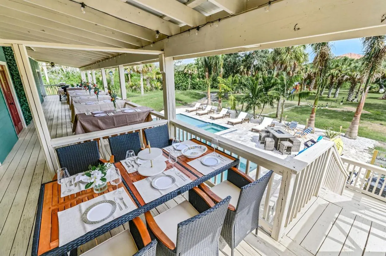 Villa #1 Largest Tampa Private Compound 13Br Sleeps 40 Heated Pool Spa