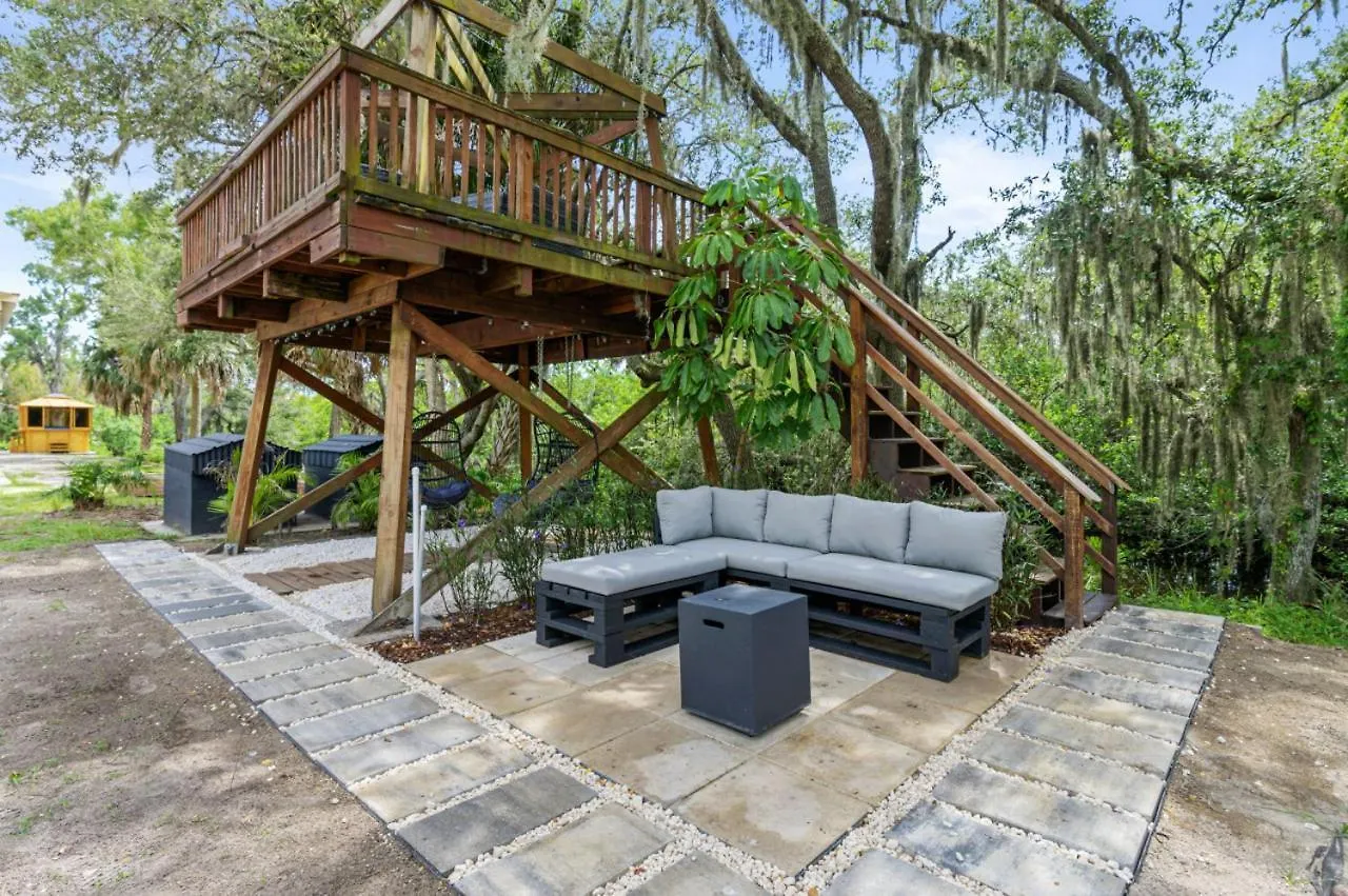 #1 Largest Tampa Private Compound 13Br Sleeps 40 Heated Pool Spa Villa