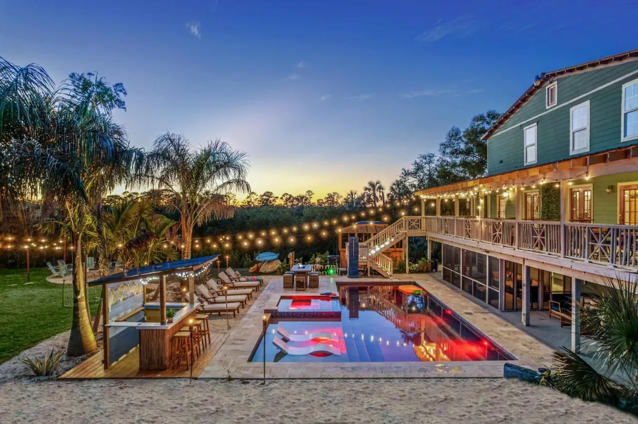 #1 Largest Tampa Private Compound 13Br Sleeps 40 Heated Pool Spa